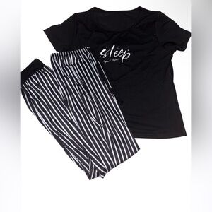 Black and white sleep set
Size large-never worn
